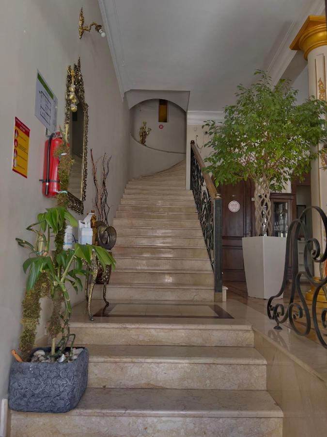 Luxors Garden Hotel Batumi Esterno foto