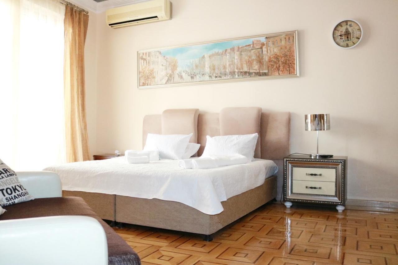 Luxors Garden Hotel Batumi Esterno foto
