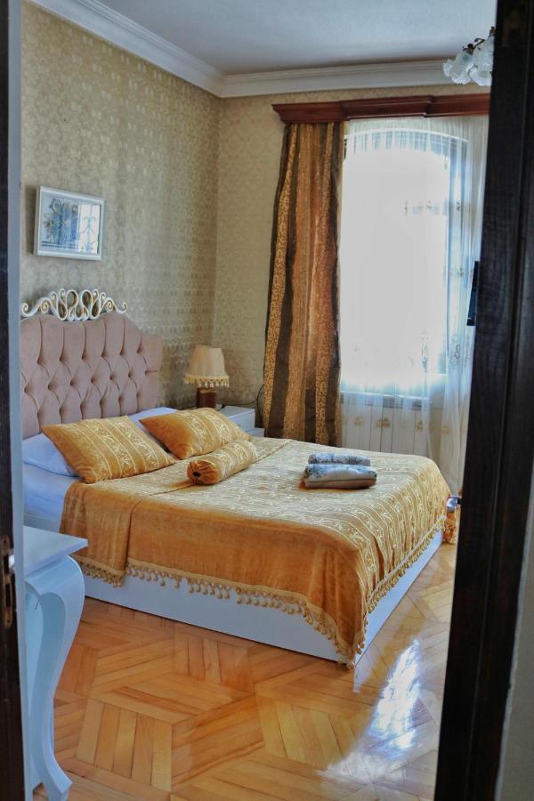 Luxors Garden Hotel Batumi Esterno foto